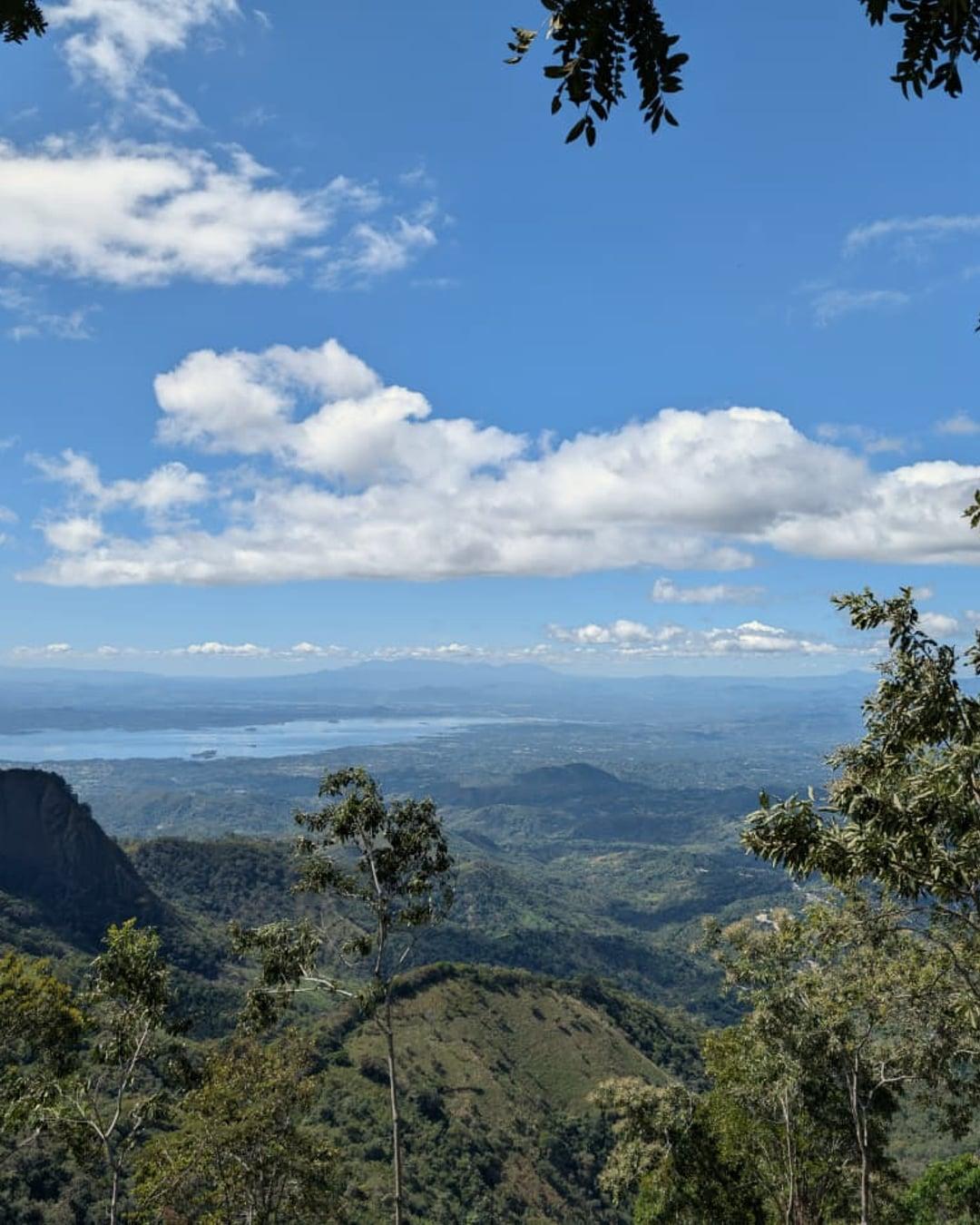 Vista desde la finca familiar en La Montañona, Chalatenango