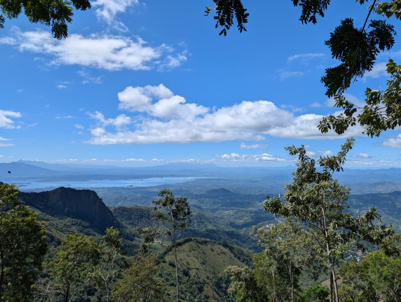Vista desde la finca familiar en La Montañona, Chalatenango